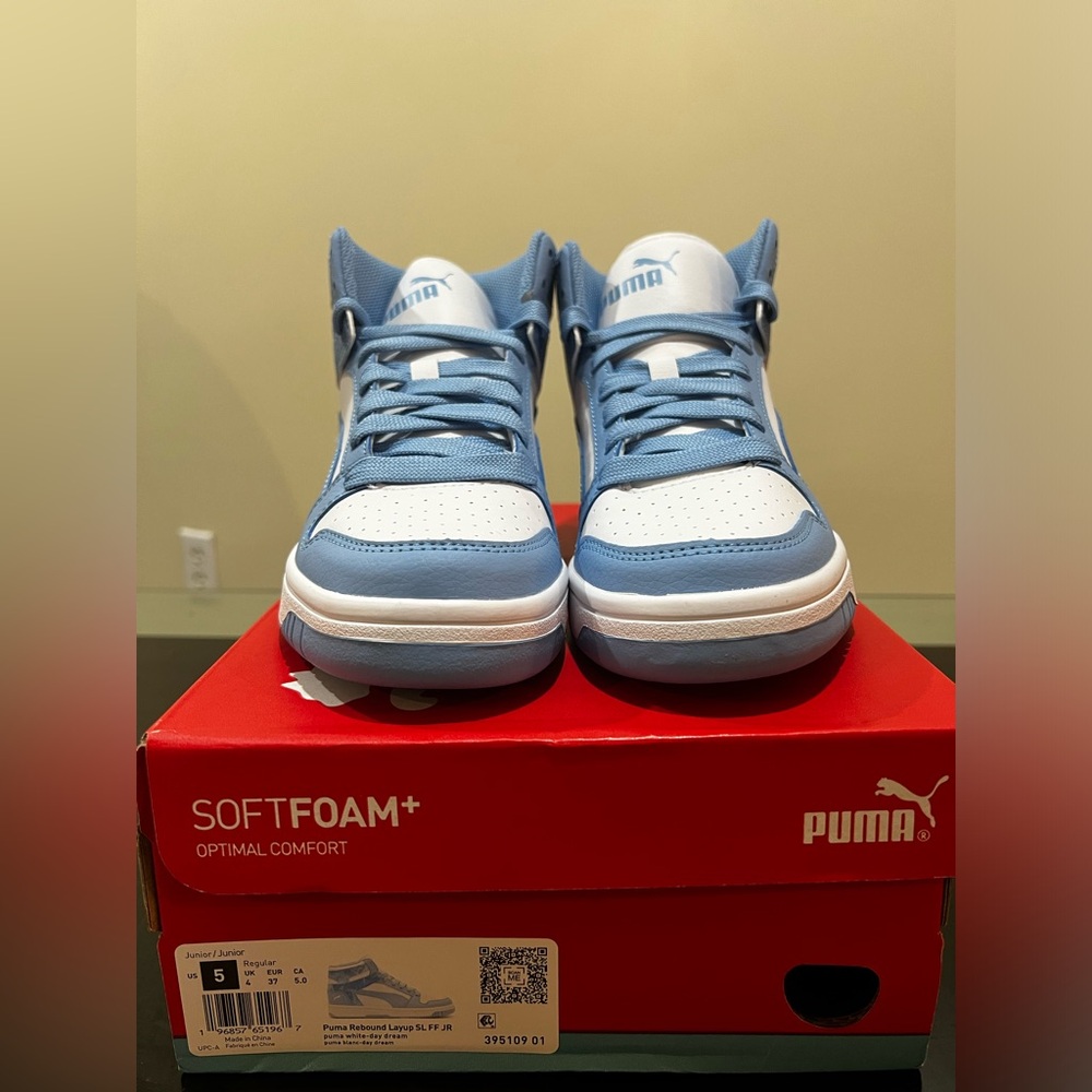 Size 5 Junior Puma Sneakers